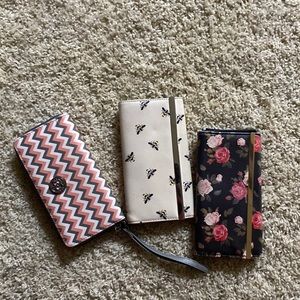 3 wallets